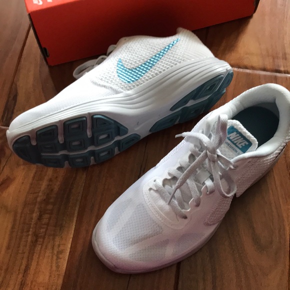 Nike White & Blue Revolution 3 Shoes LAST PAIR - Picture 3 of 8